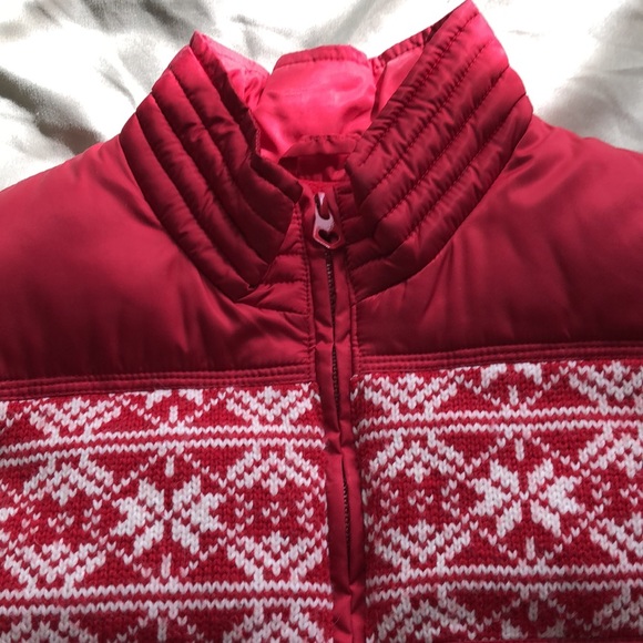 Red snowflake fleece vest from Old Navy - Picture 2 of 4